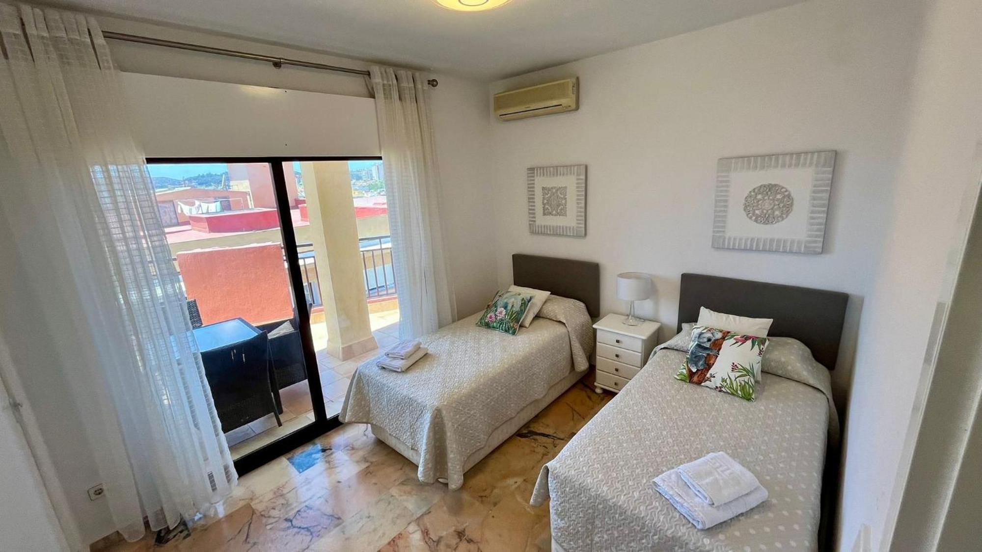 Ferienwohnung Atico En Yate Iv, Primera Linea Playa Fuengirola Exterior foto